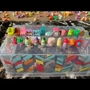 Shopkins- furniture/decor lot of 23